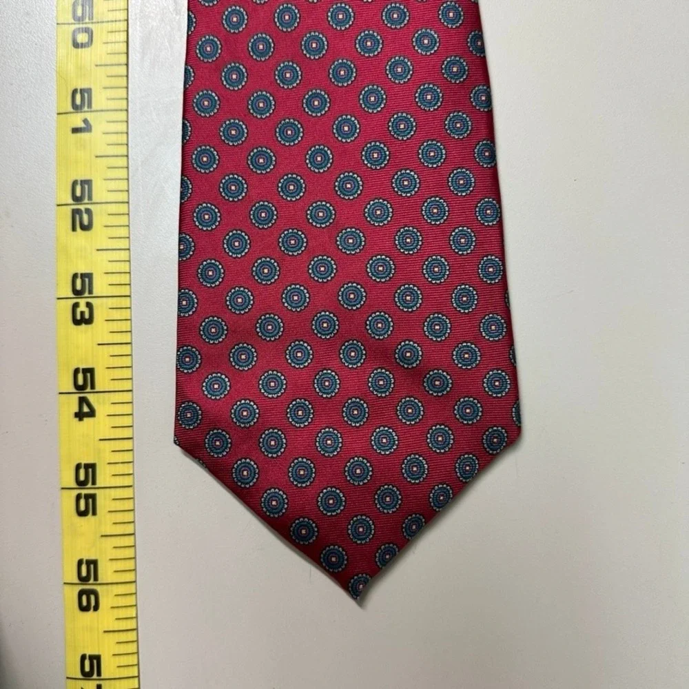 Hathaway Mens Silk Tie Red Blue Geometric Medallion Pattern Made in USA Classic